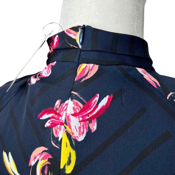Banana Republic New Dress Twist Neck Short Sleeve Sheath Floral Navy Blue 0 XS - Picture 10 of 16